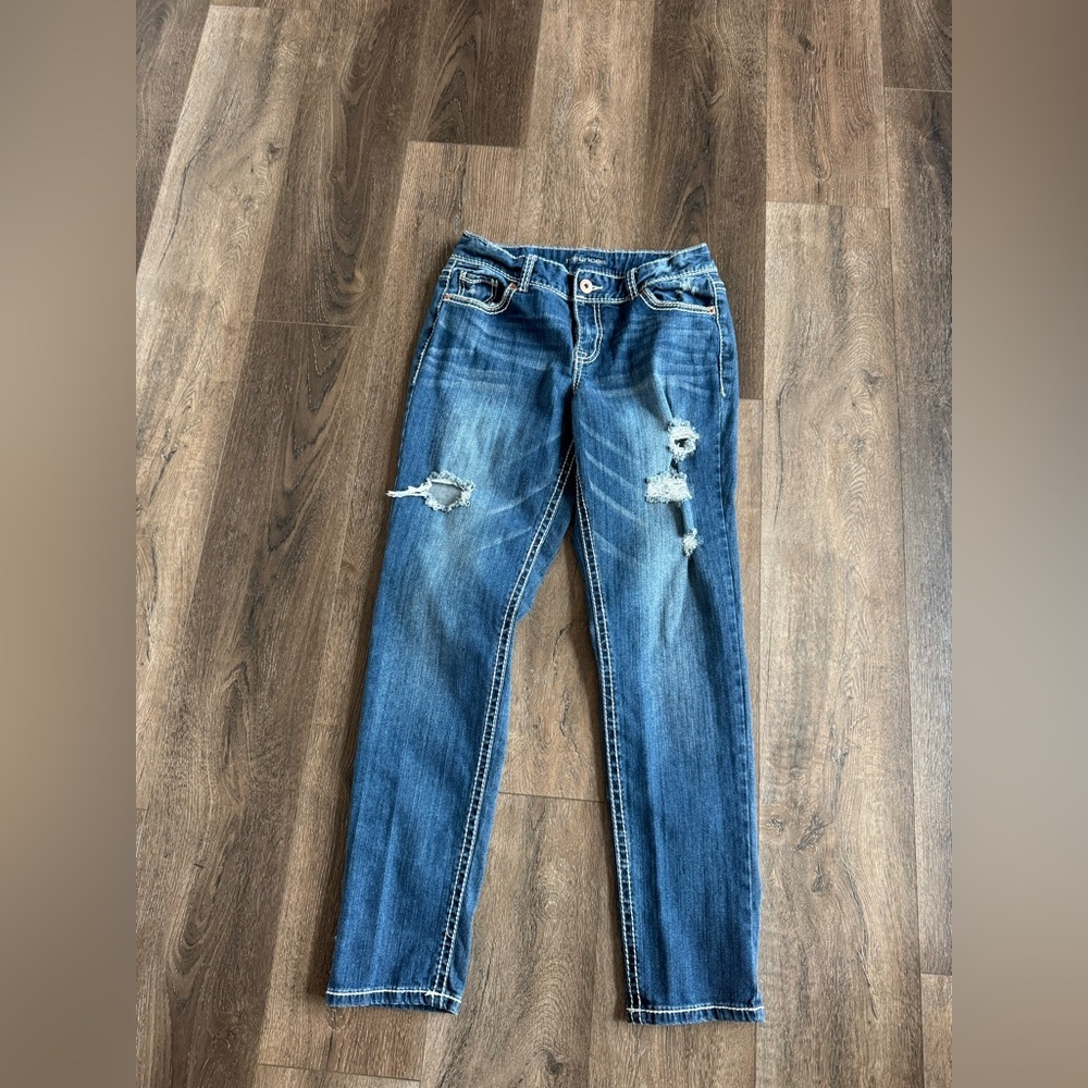 Maurices Distressed Dark Blue Skinny Jeans, women’s size 5/6